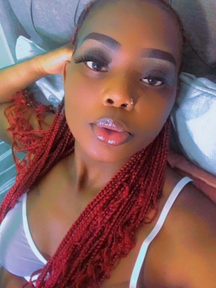 Delilah_West profile