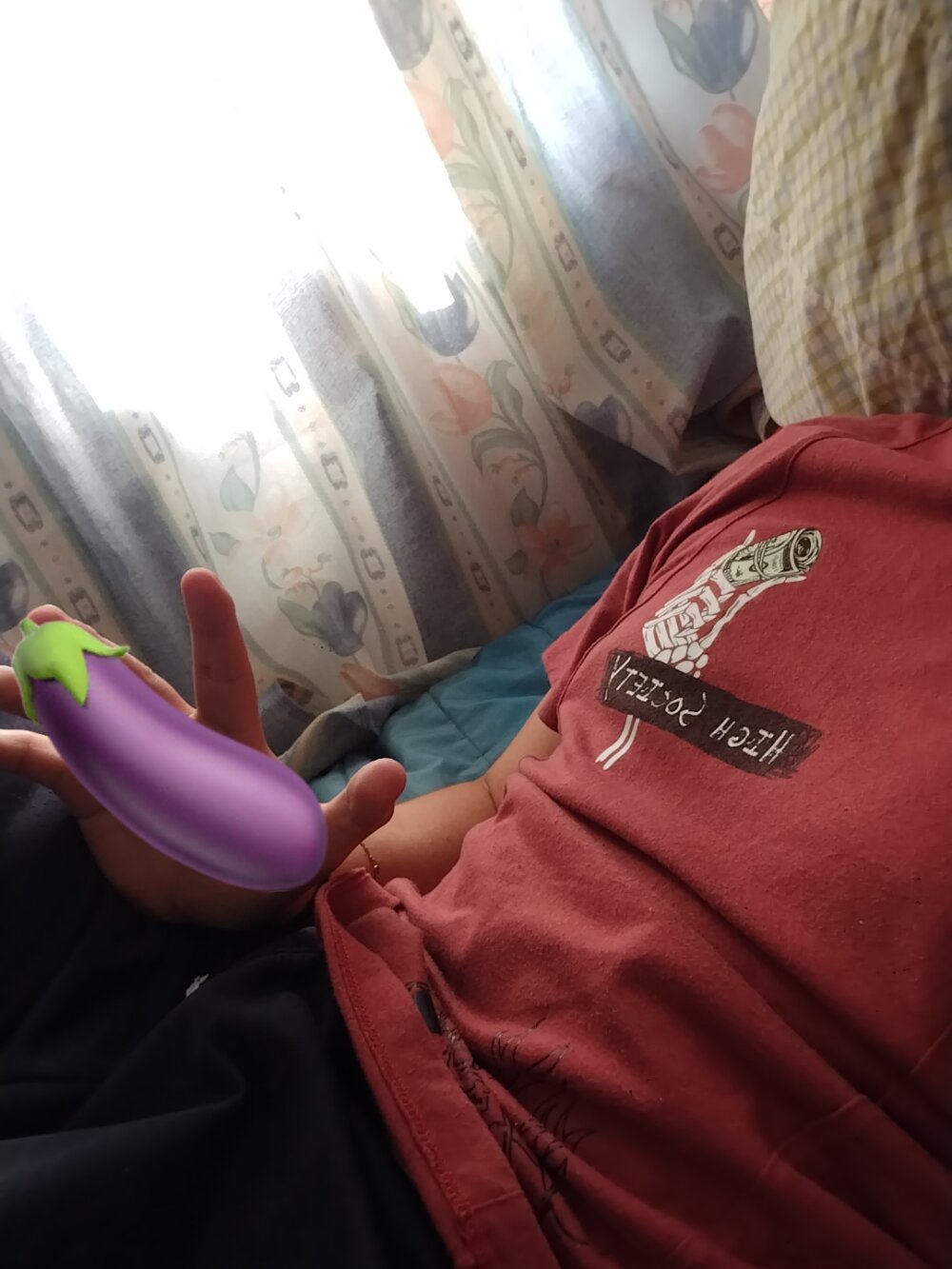 Eliaz37373's Offline XXX Chat