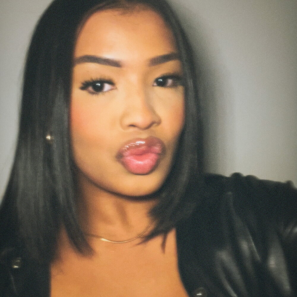 Live sex webcam photo for PamelaCruz1 #290657402