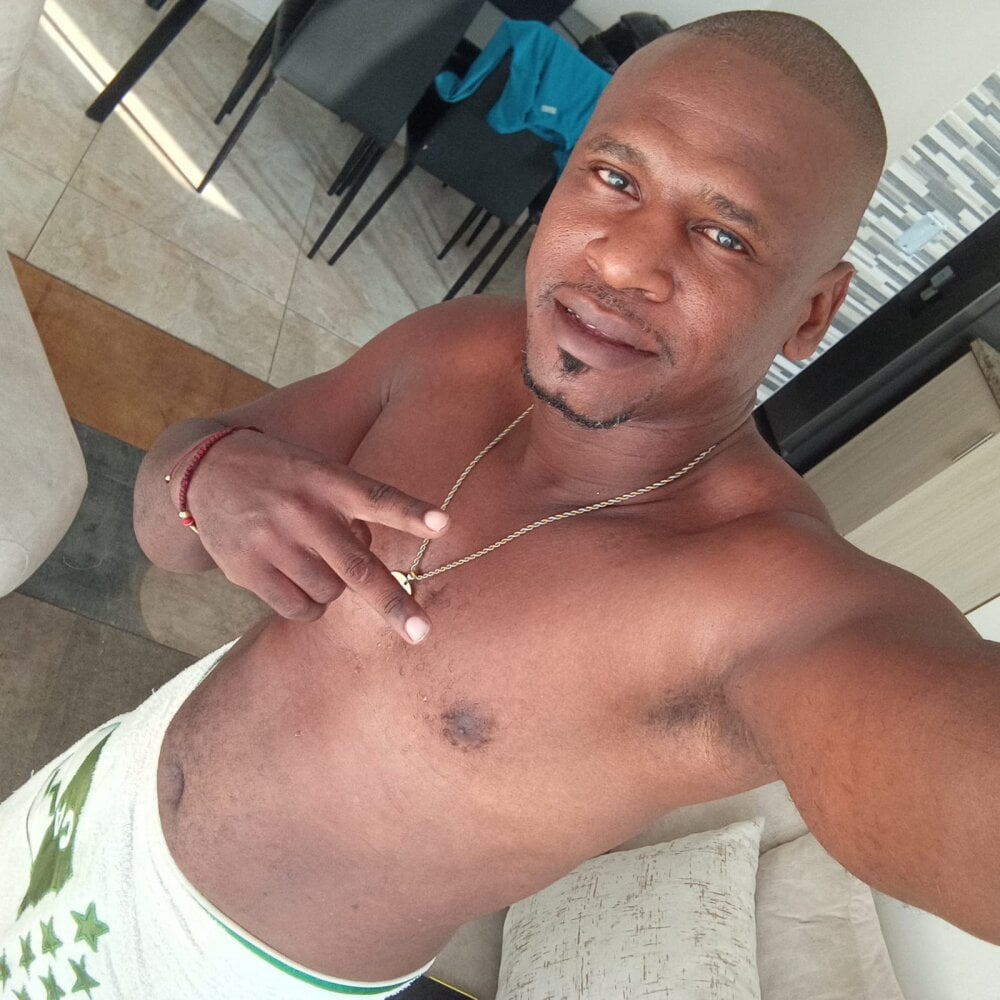 Manblackbigcock's Offline XXX Chat