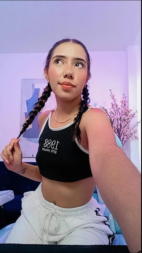 Nicole_petite18