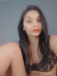 SexBomb6T9's webcam live show