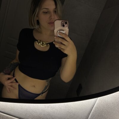 Monika_3065 on StripChat