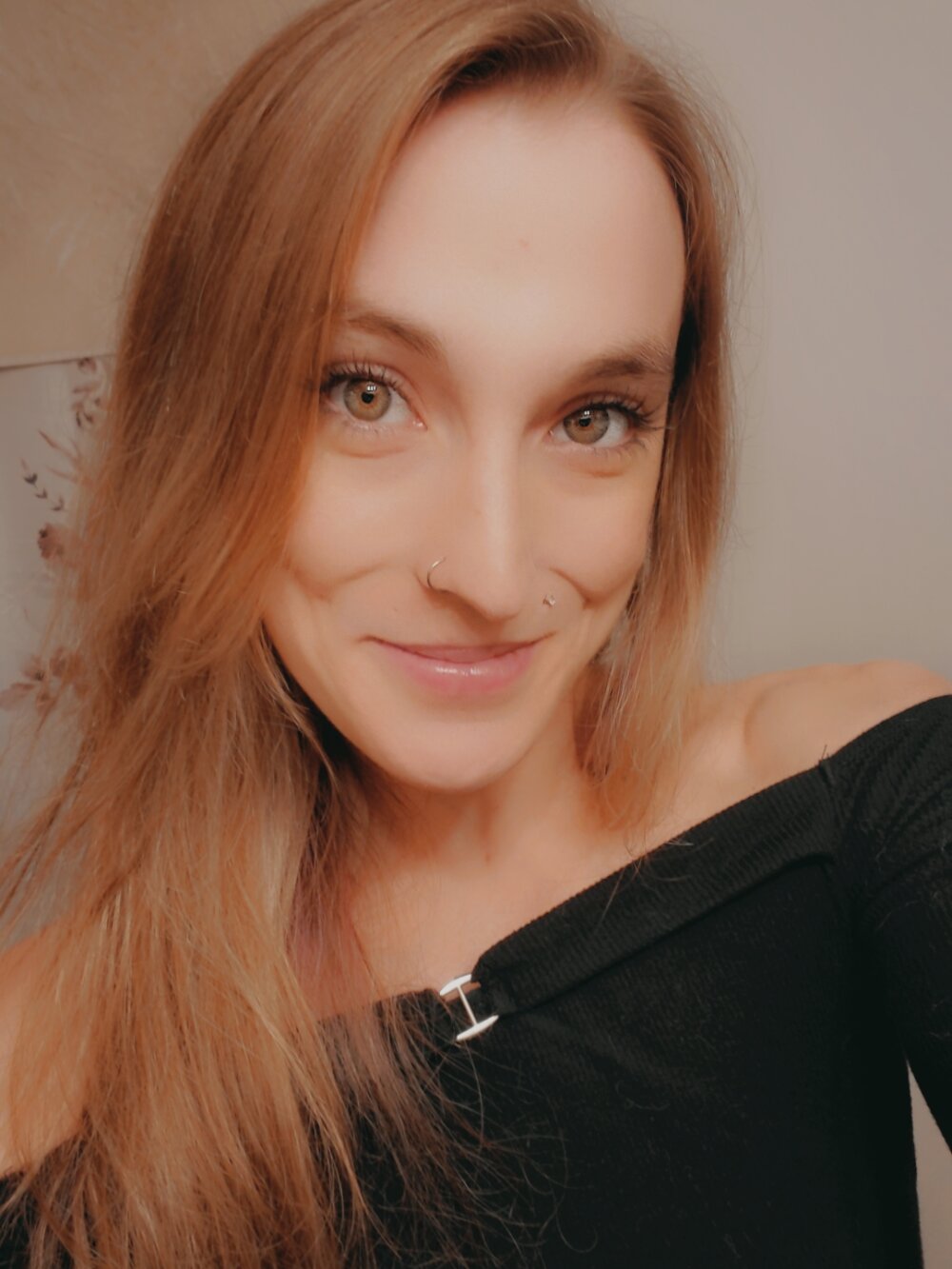 Lovely_Catalinaの無料ライブウェブカメラショー＆XXXチャット | xHamsterLive