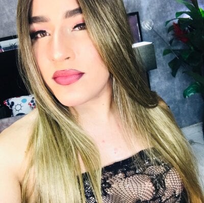 Sara_Queensx - Stripchat Blowjob Cam2cam Cumshot Trans 