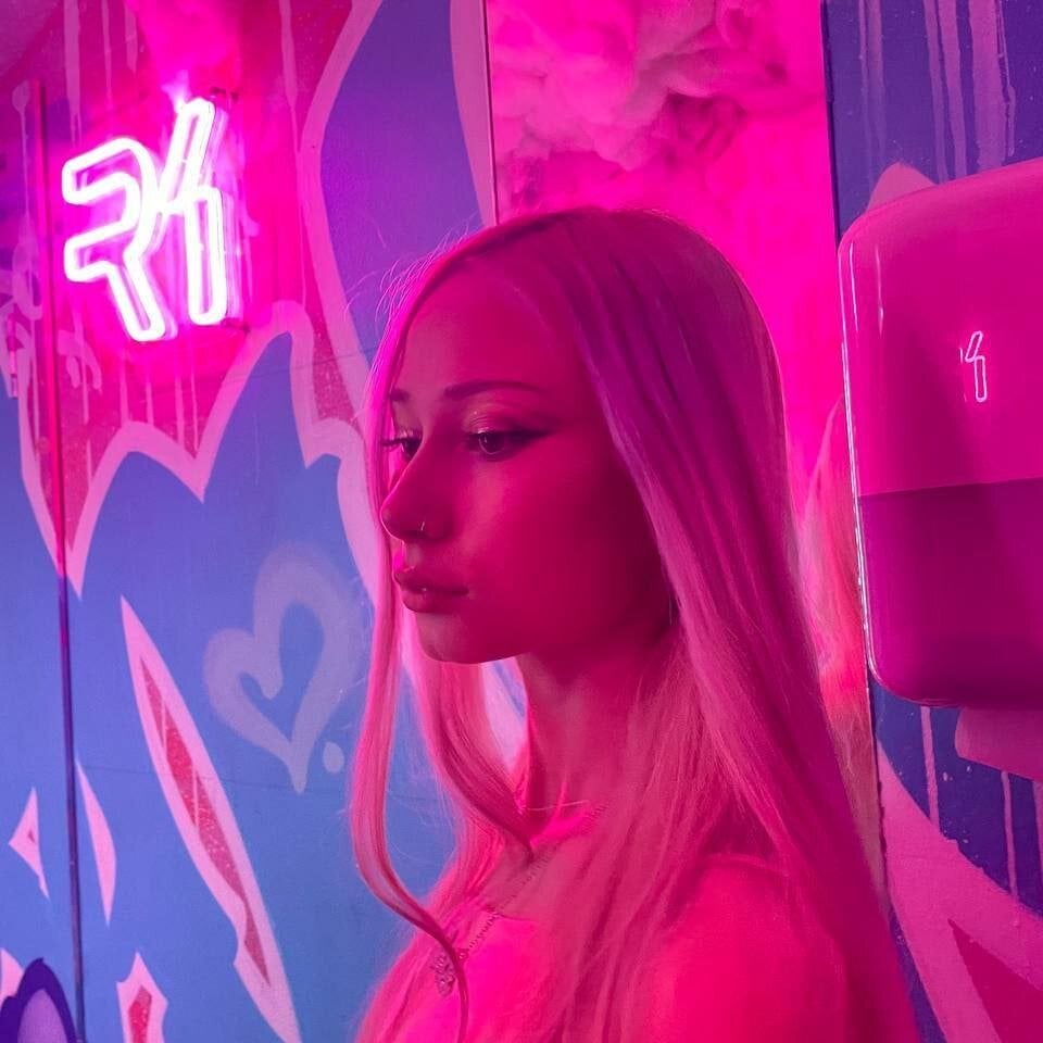 elivecams.com littlepinkiepie livesex profile in small-tits cams