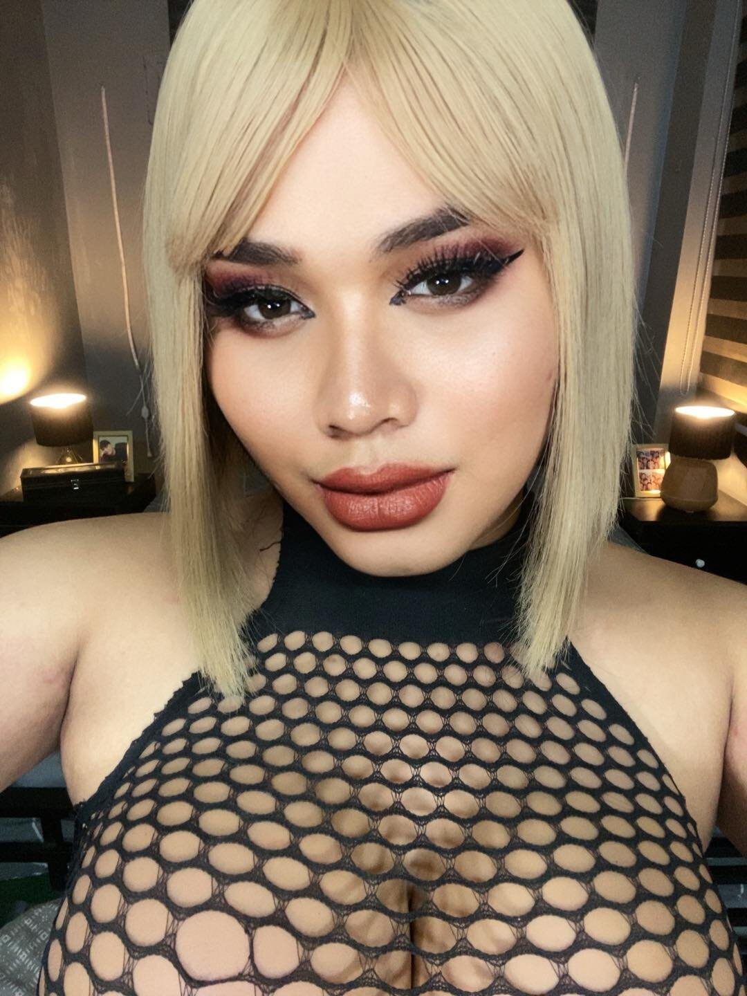 HugeCockCindy
