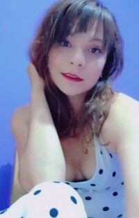 Melanyy_01's Offline Chat Room
