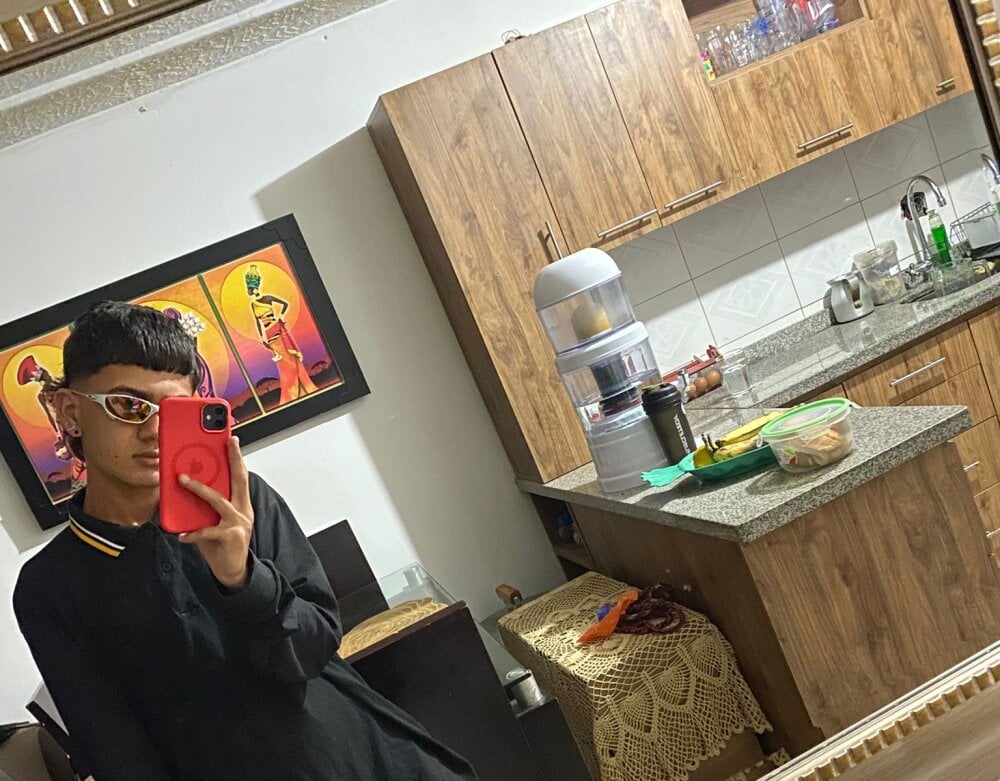 Logan_Wolf_'s Offline XXX Chat