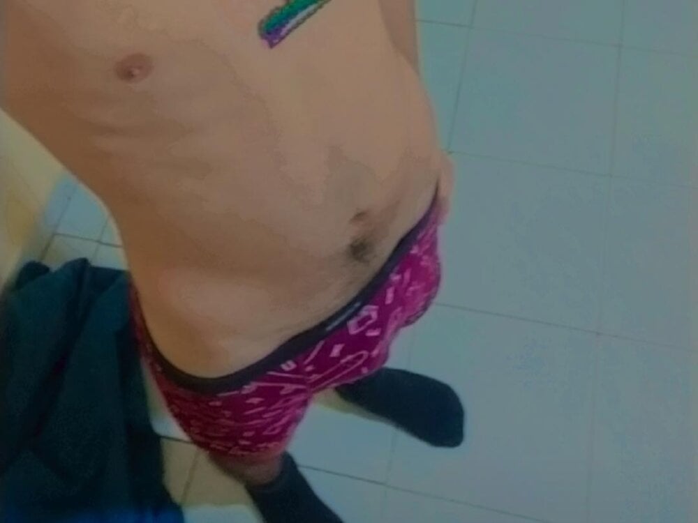 dirtymalefeetpt live cam model at StripChat