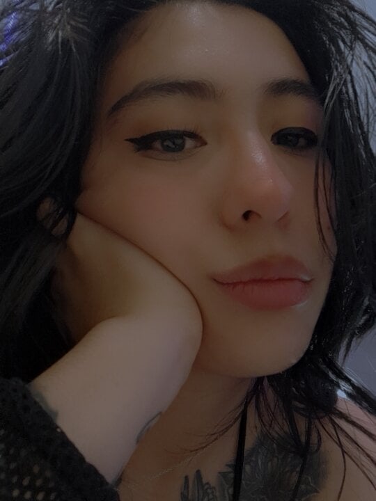 Live sex webcam photo for emma_rouse69 #289871811