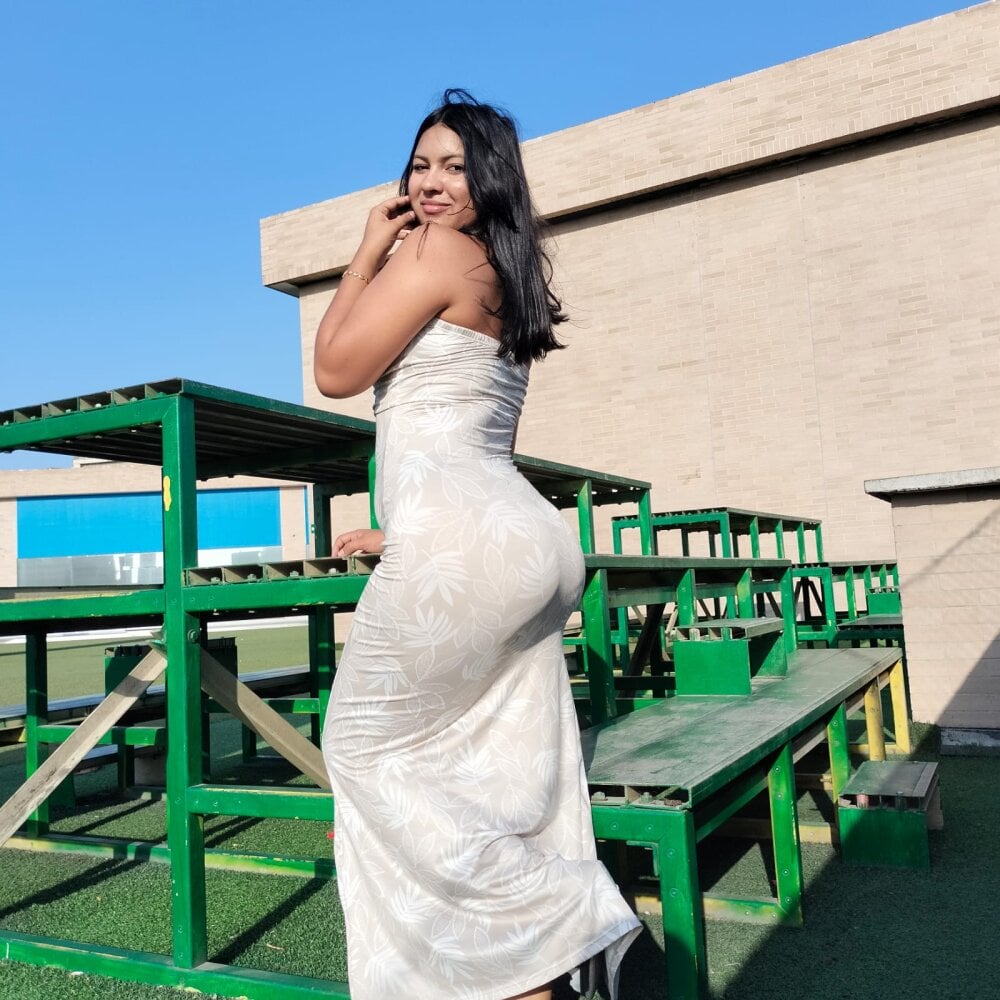 Lunagomez25_