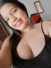 Isabella69Caliente's Offline Chat Room