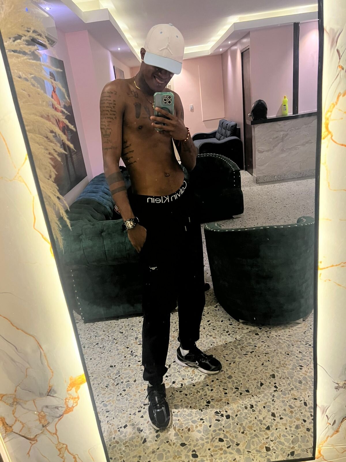 GoldenHotBlack