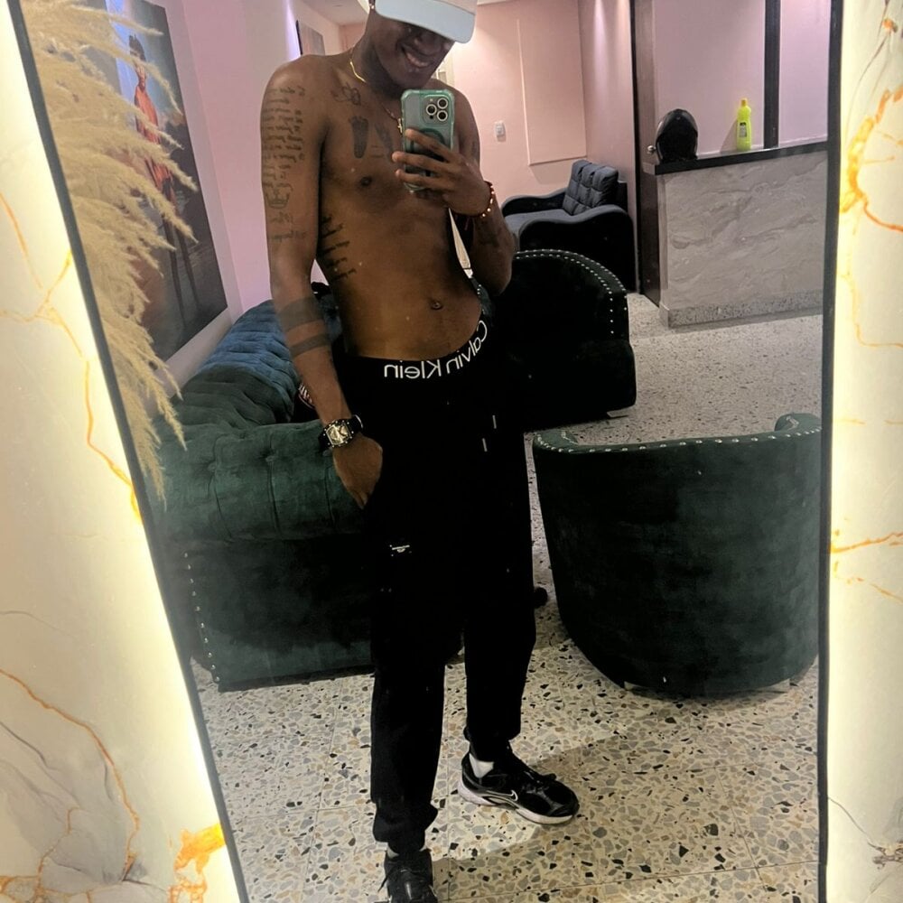goldenhotblack from stripchat