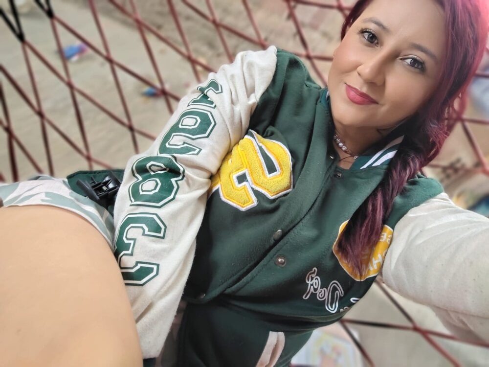 stripchat luciamiilf