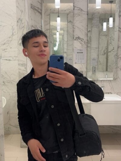Twink_daren Male Bigballs Cam Striptease