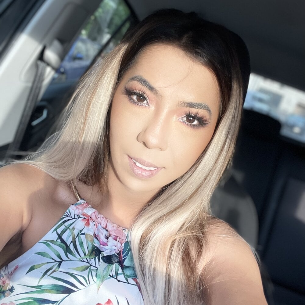 onaircams.com kiaradevil livesex profile in land-of-delicious-food cams