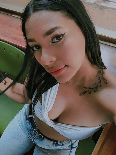 Mila_everly