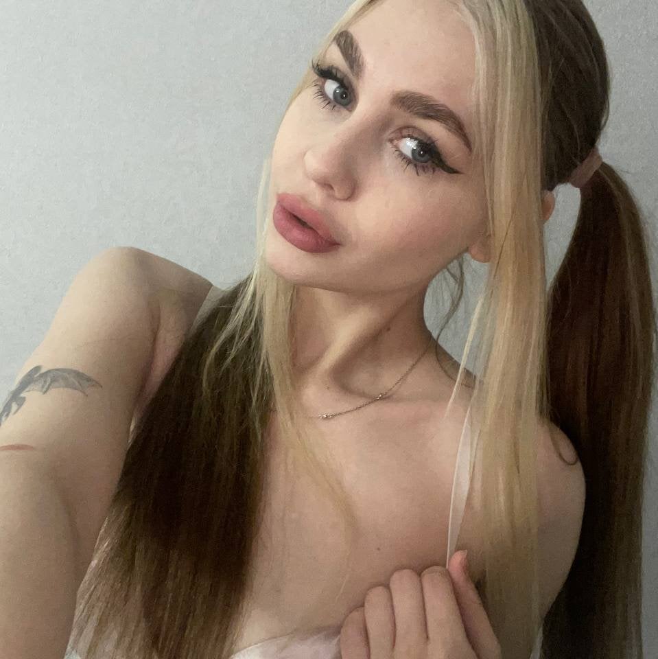 247camsex.com stefania_moon livesex profile in ask-in-pm-or-private cams