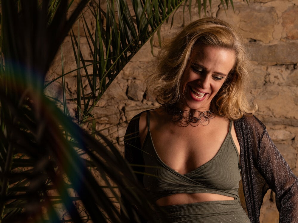 Live sex webcam photo for Lockenlicht #289972205