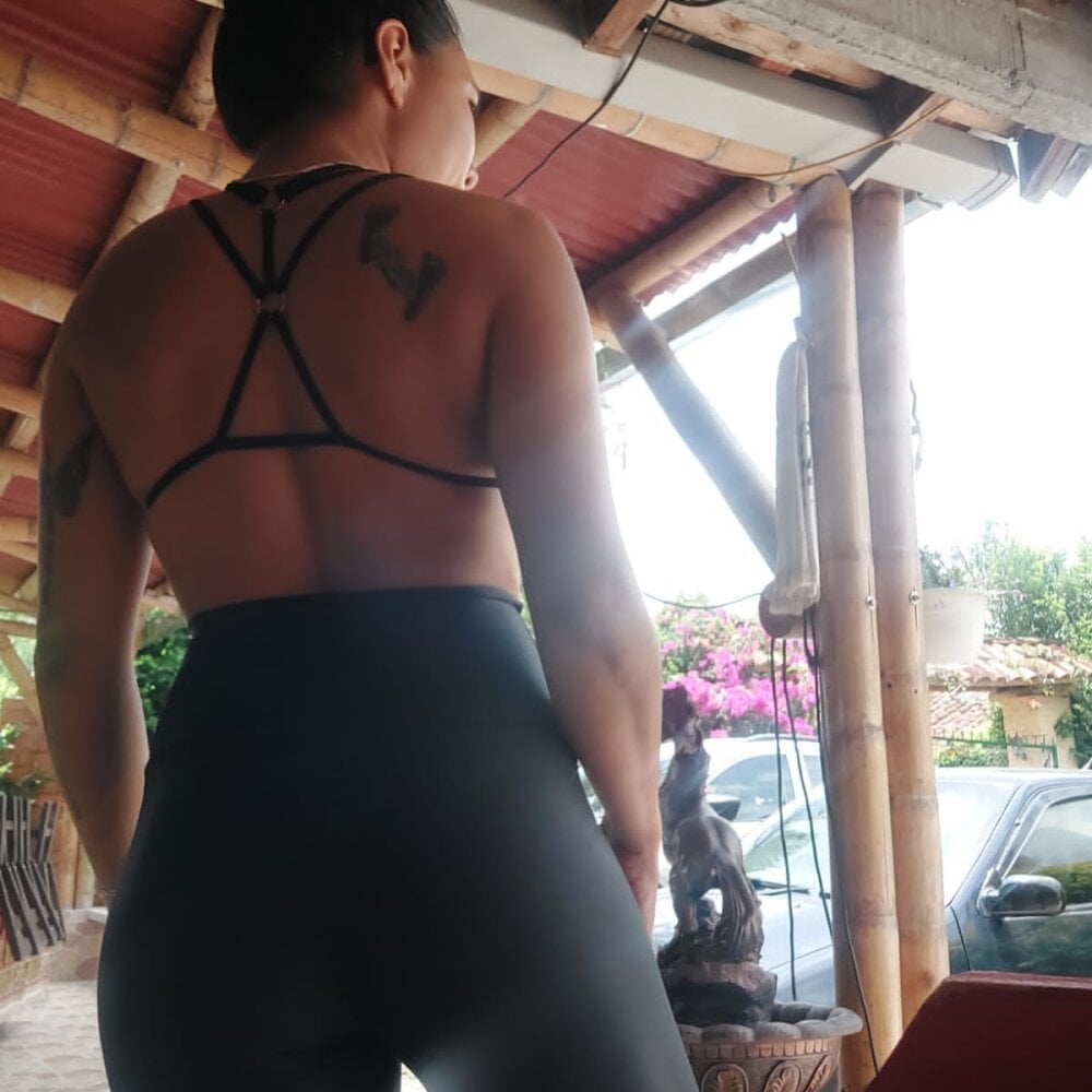 EmmaDrago profile