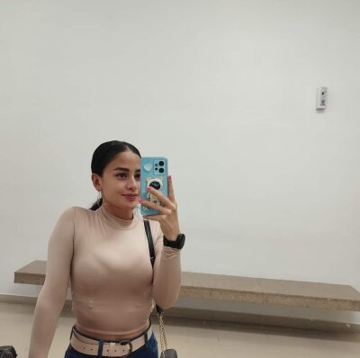 miajones16 📮 live naked stream