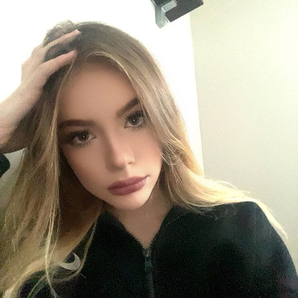 Live sex webcam photo for BlissBenskin #288579713