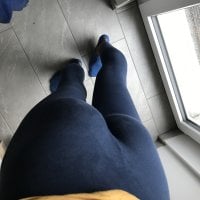 boyinleggings' Offline Chat Room