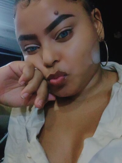 marcela1995 from stripchat
