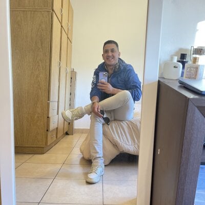 -El-Chino- Male Medium XXX Cam