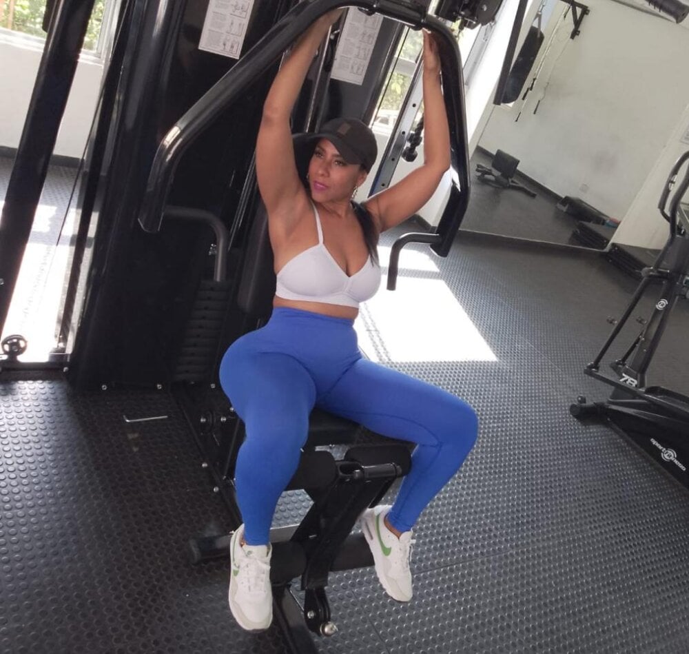 xxx-topcamgirls.com queenass1 livesex profile in luckily-on-your-planet cams