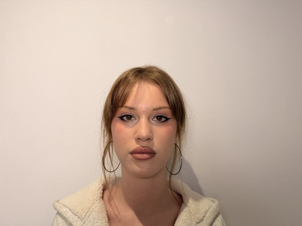 cheapadultsexcams.com kariebowery livesex profile in at-at cams