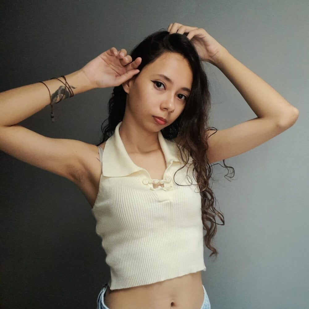 watchgirlcam.com star__cute livesex profile in english cams