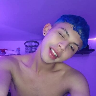 Princeapolo_anki Male Eroticdance Cam Striptease