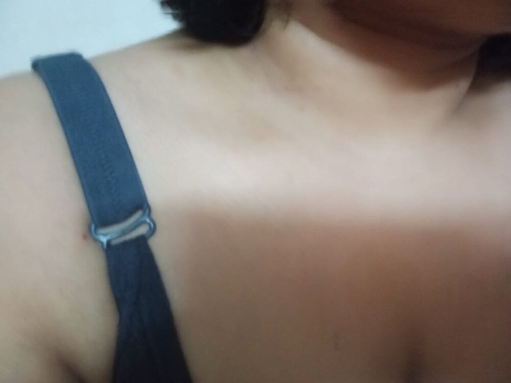 ammysunaya's Offline XXX Chat