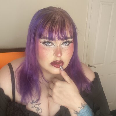 MrsWifey 💷 free naked chat