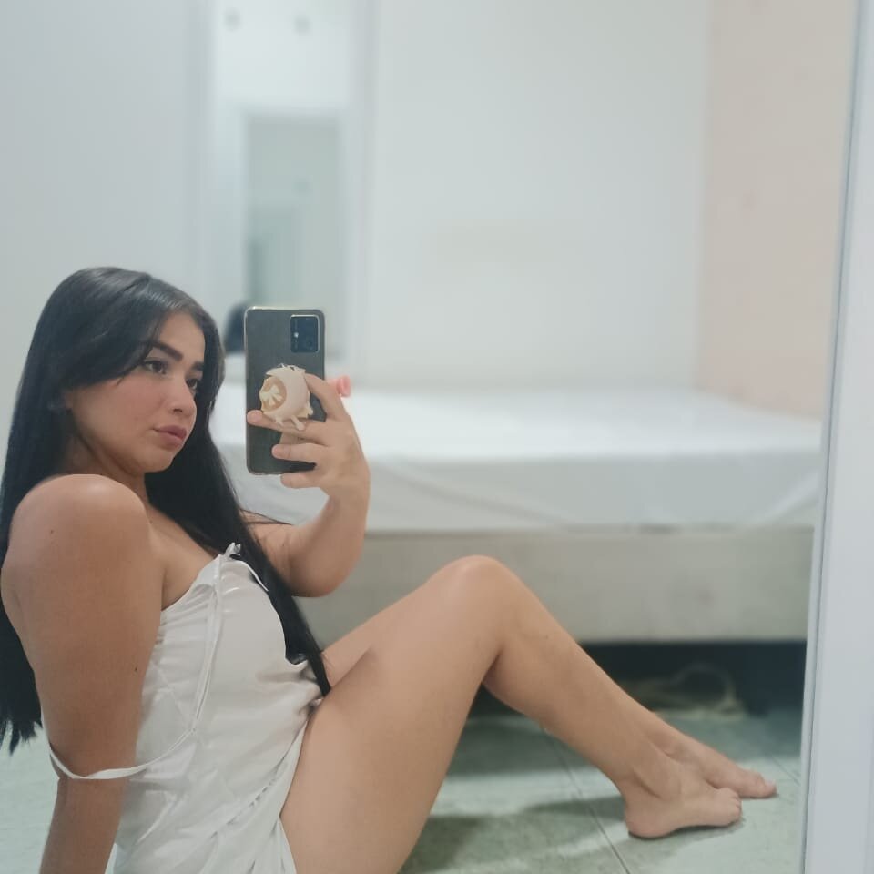 EMILY_FEETS profile