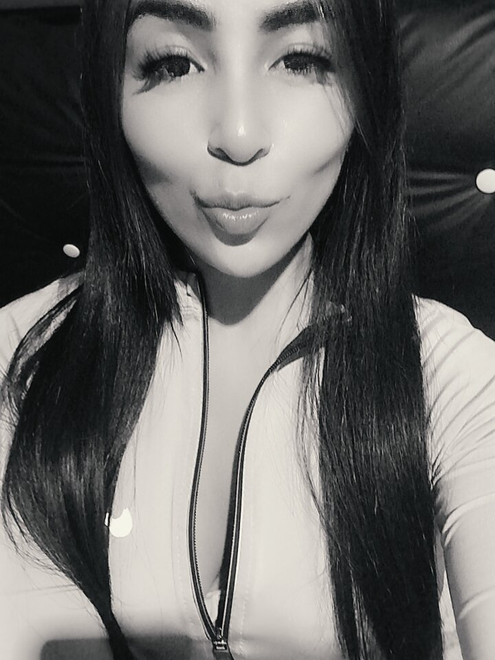 Live sex webcam photo for ivon_bom_bom #286639732