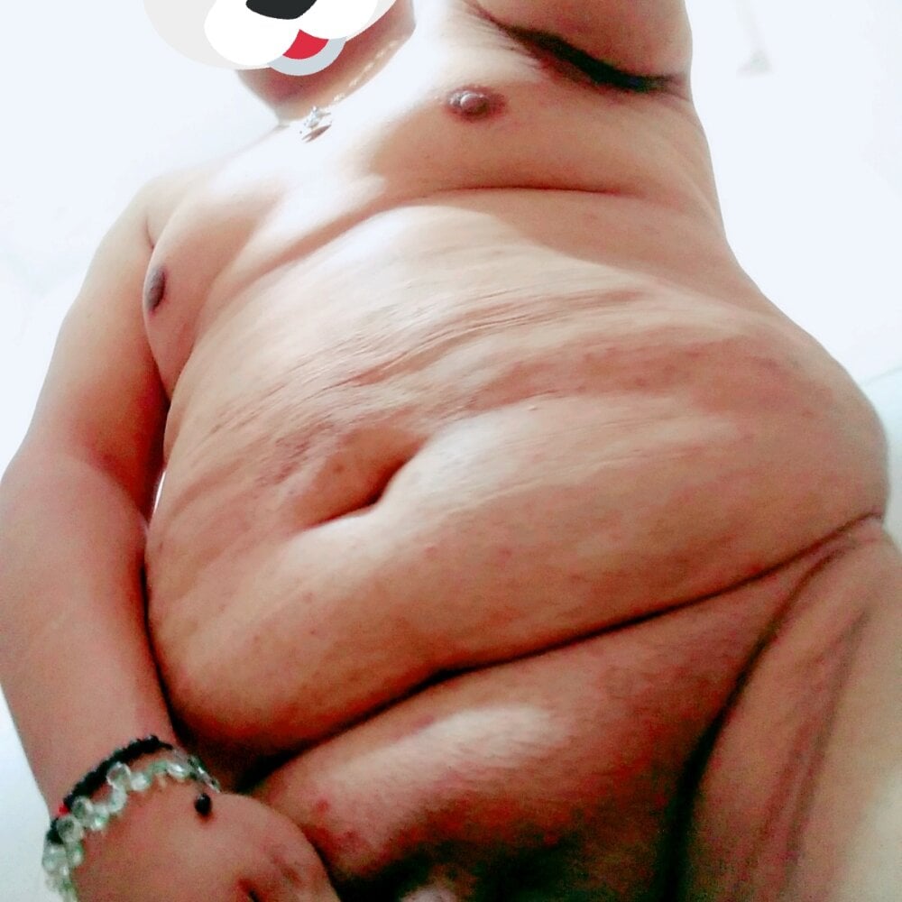 ChubbyCdmxInt1's Offline XXX Chat