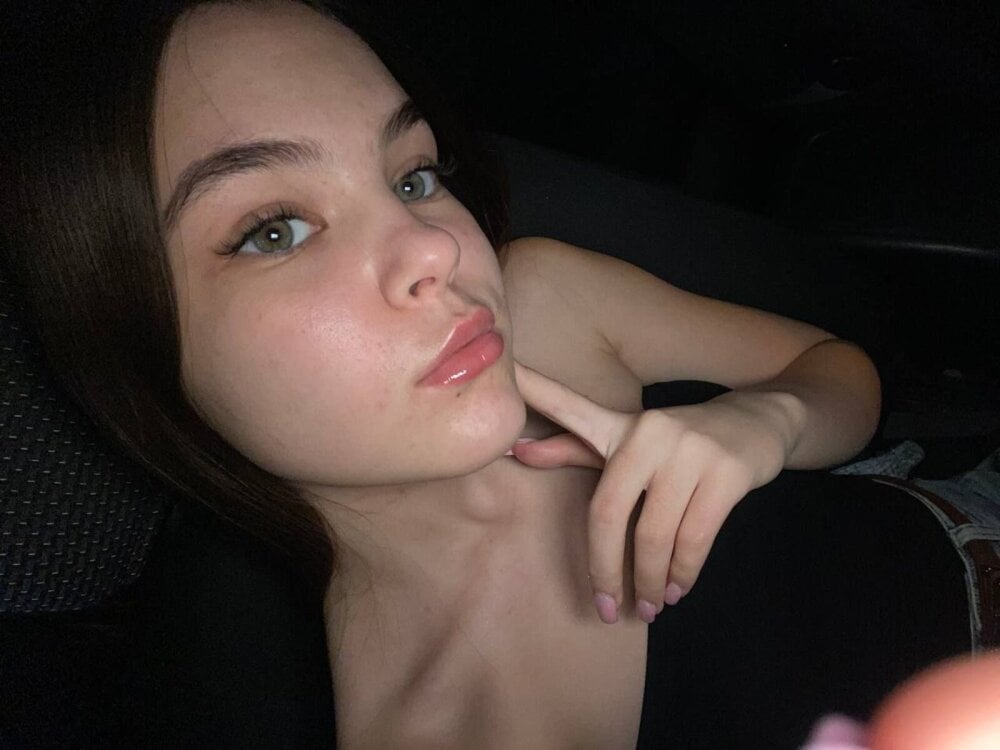 helengonzalez webcam profile - Bolivian