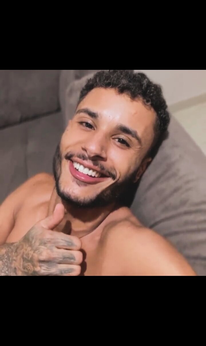 MorenoTatuado21c's Offline XXX Chat