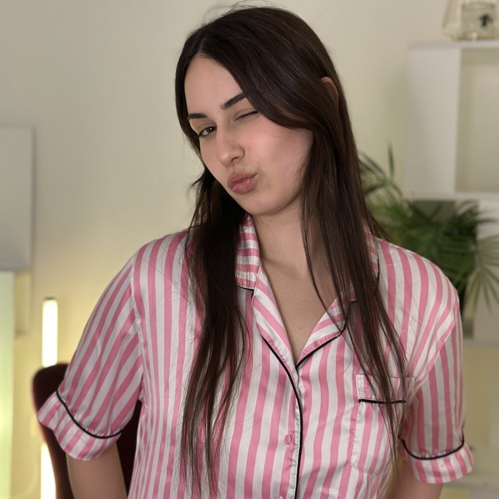 mirandashadow from stripchat