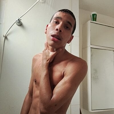 EduFuegoHot Male Deepthroat Striptease Cam