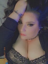 Nikki_thicc's Offline Chat Room
