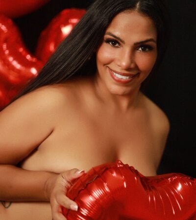 ArielleMillerr- on StripChat