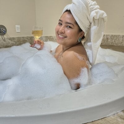 AbyanaGom on StripChat