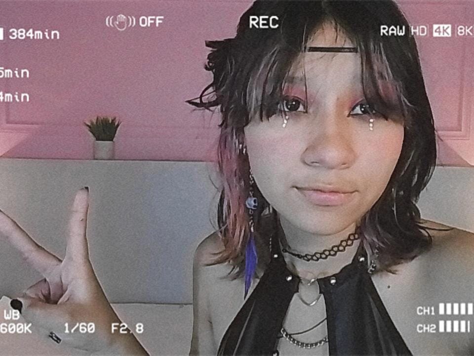 Live sex webcam photo for LynnJohnsonn #289988827