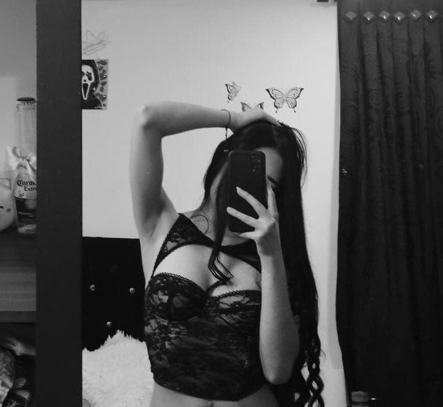 sexlivecamsites.com dulce_violeta_ livesex profile in hazel-eyes cams