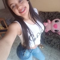 fabiana_hot's Offline Chat Room